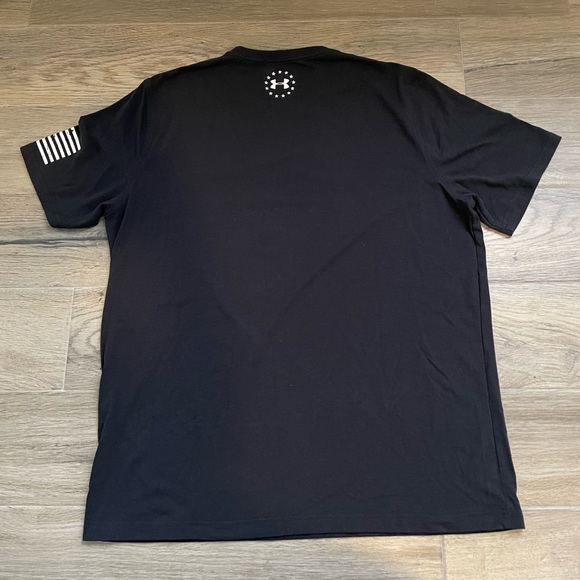 Under Armour Tee - Picture 5 of 8